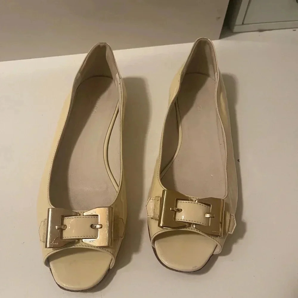 Gucci elegant Cream Peep-Toe Flats